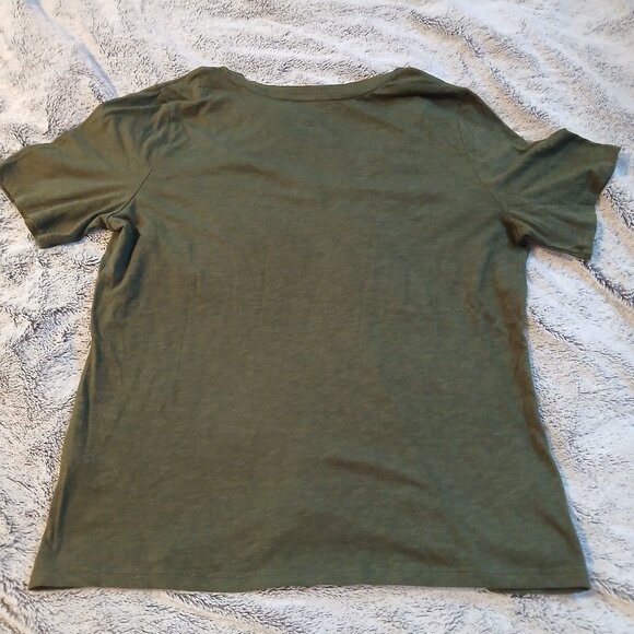 Banana Republic  Factory Women's Malibu Tee Olive  Short Sleeves  Sz L GUC - Picture 5 of 6
